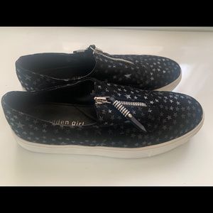 Steve Madden star sneakers